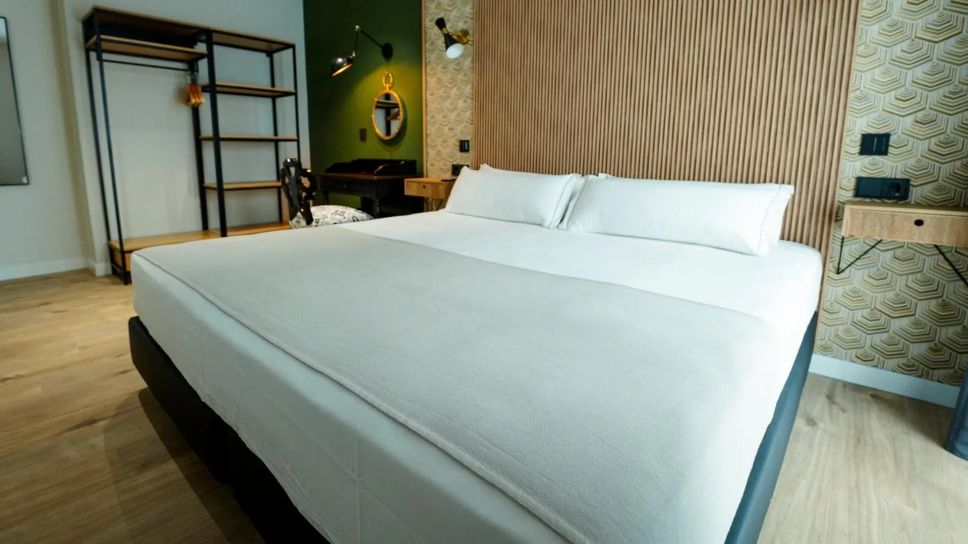 Aparthotel Luz De Gades - Suites Spa Gym - Adults Only 4*, Cadiz